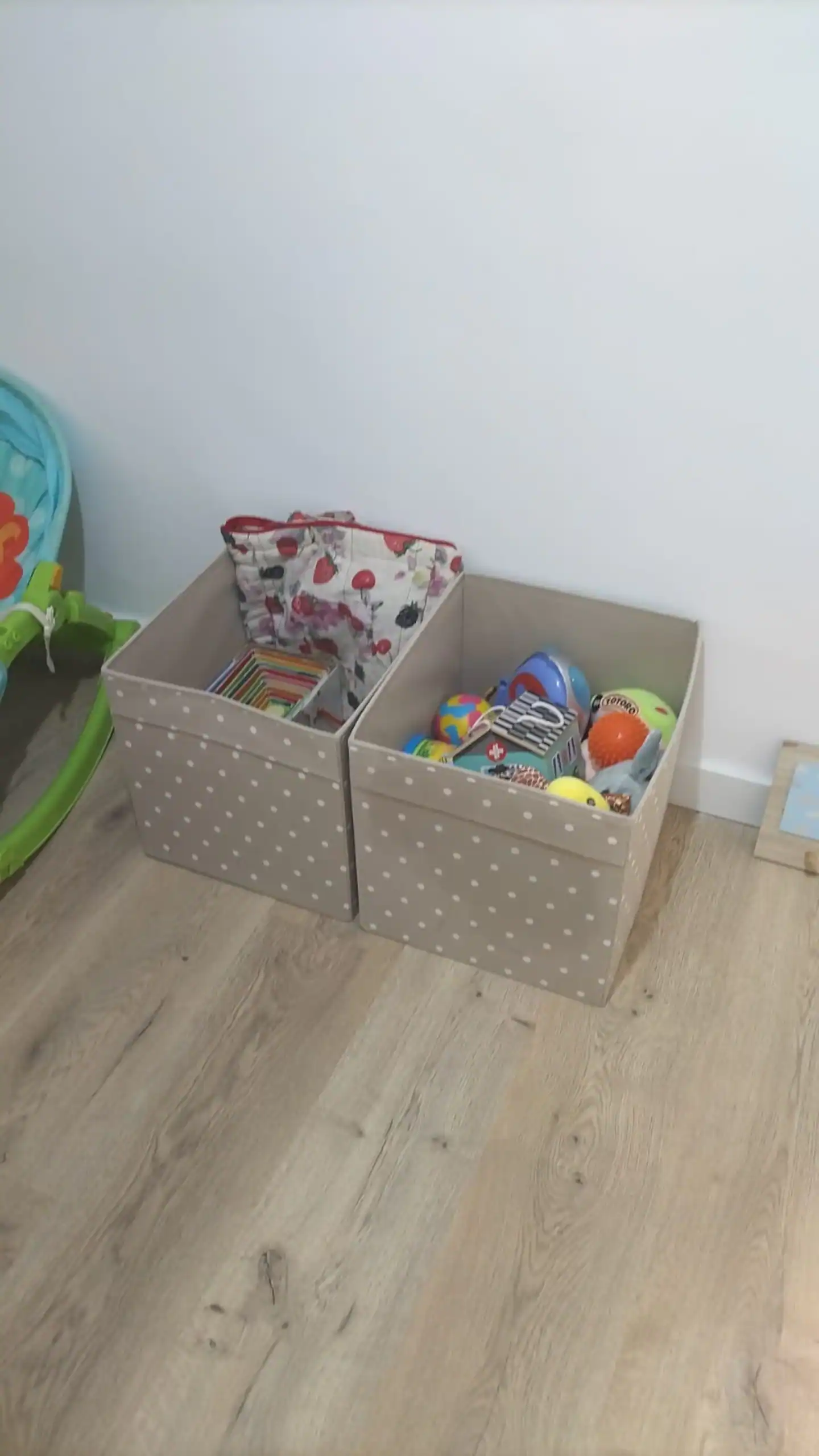 Cestas con juguetes para niños